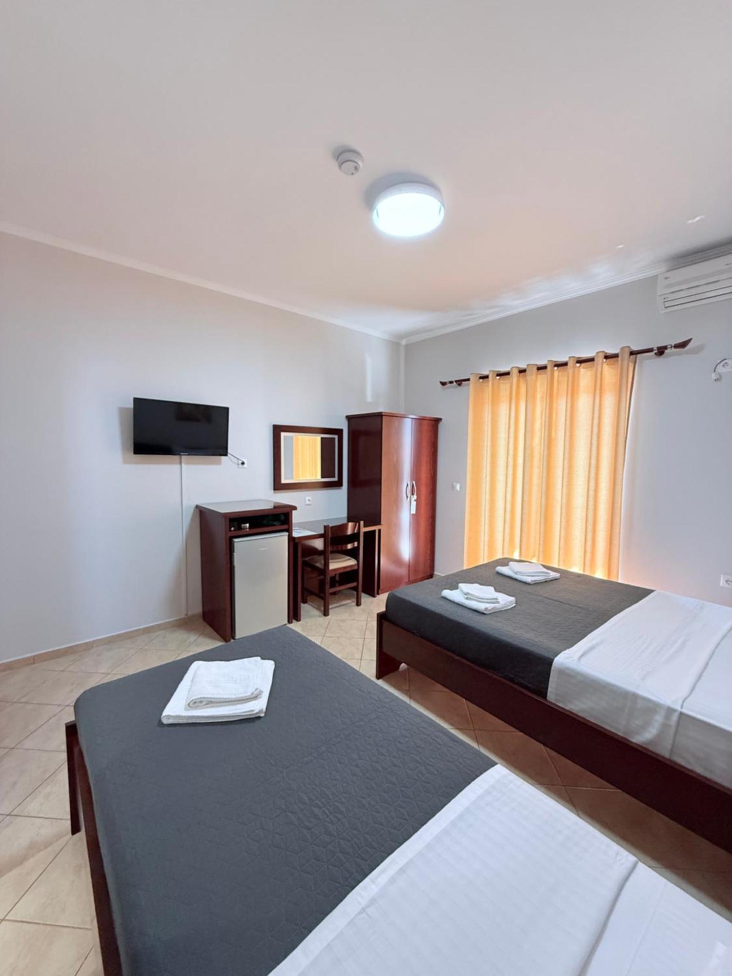 Hotel Milo Ksamil Bagian luar foto