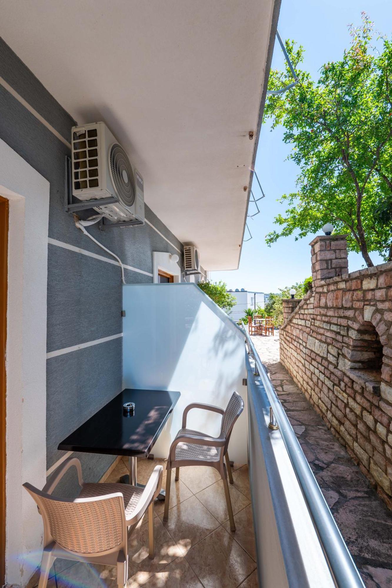 Hotel Milo Ksamil Bagian luar foto